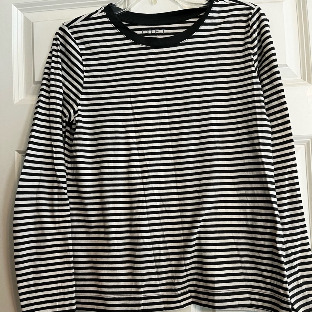 Long sleeved LOFT t-shirt